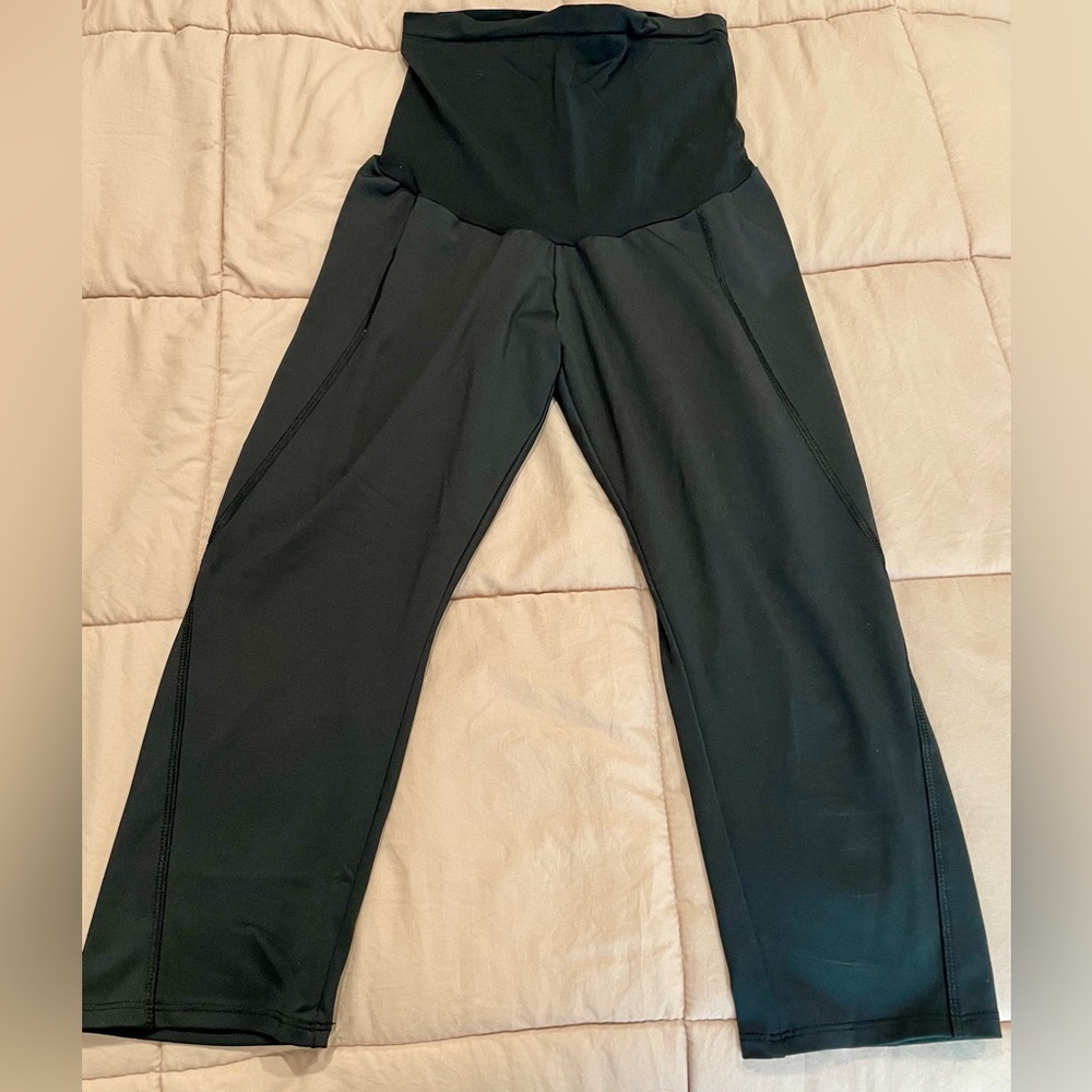 Motherhood Maternity Capri Leggings